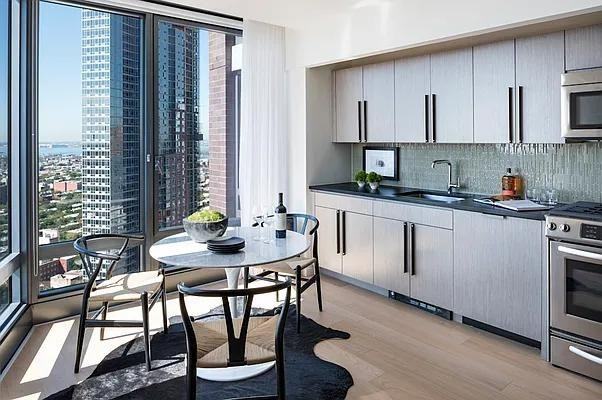 Ashland Pl #40J - Photo 3 of 20