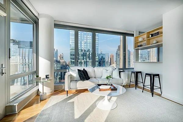 W 57th St #5C - Photo 2 of 20