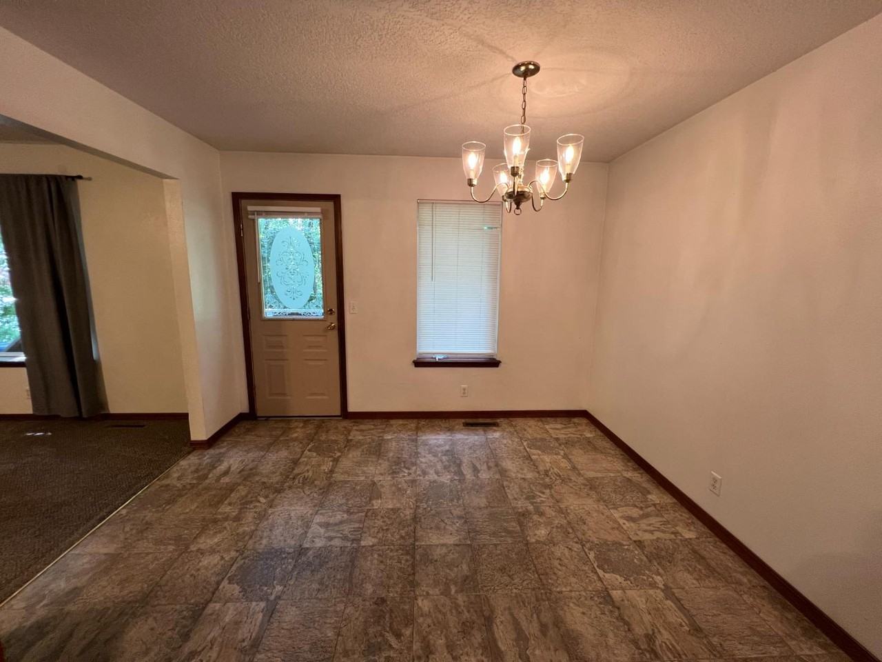 213 W Briarbrook Ln - Photo 3 of 20