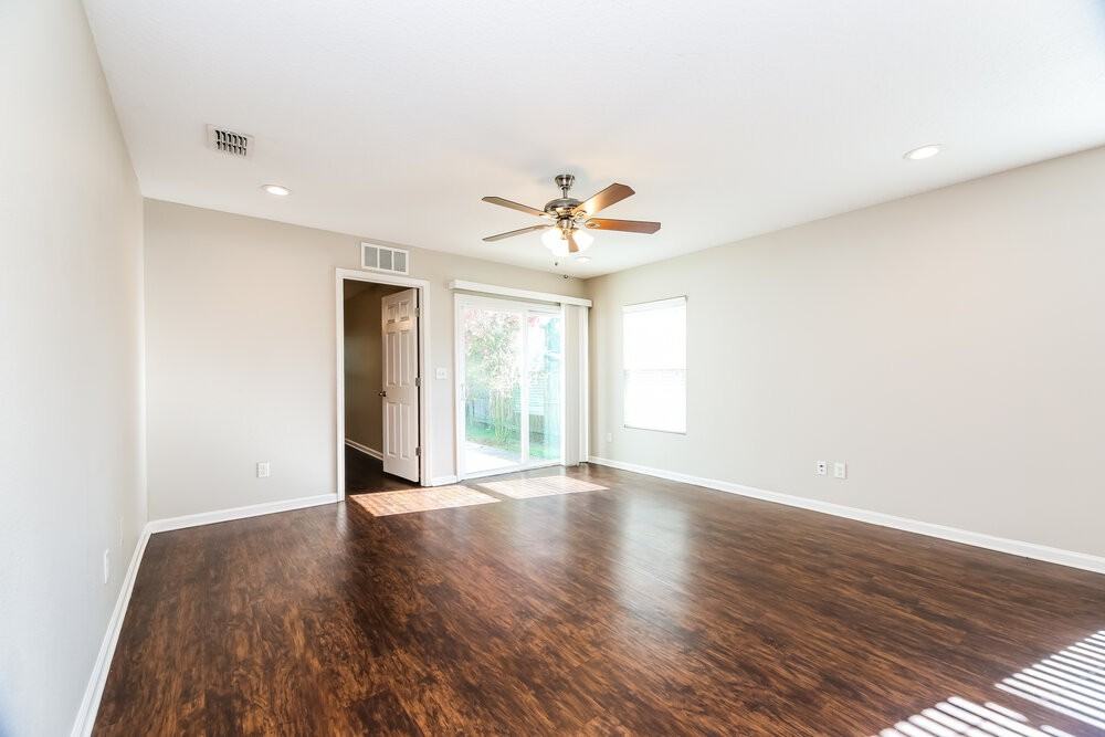 8200 Highfield Ave - Photo 4 of 16