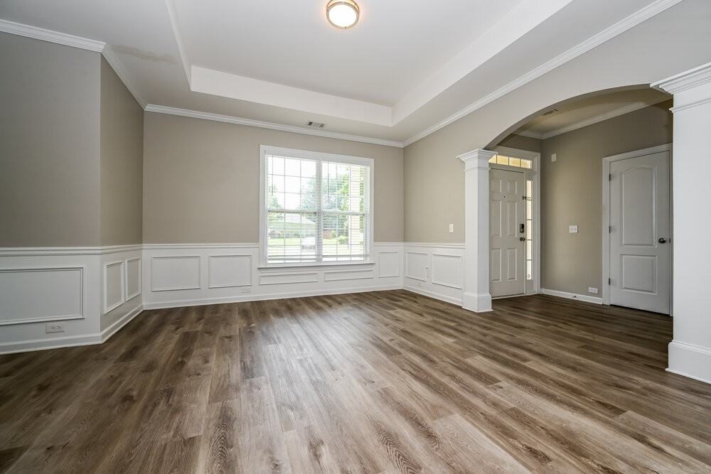332 Southgate Dr - Photo 4 of 16