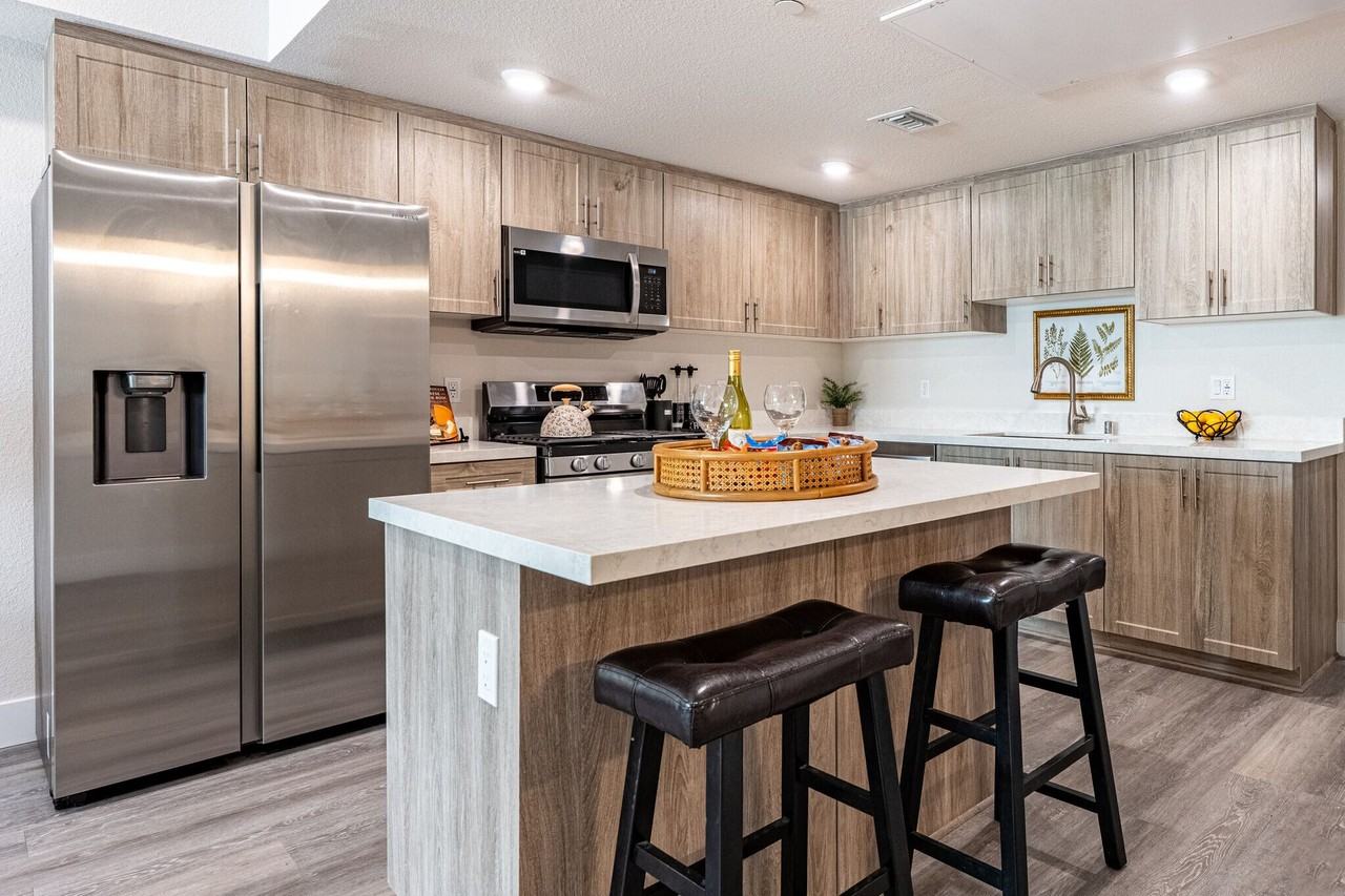 3050 W. 11th Street - Photo 5 of 38