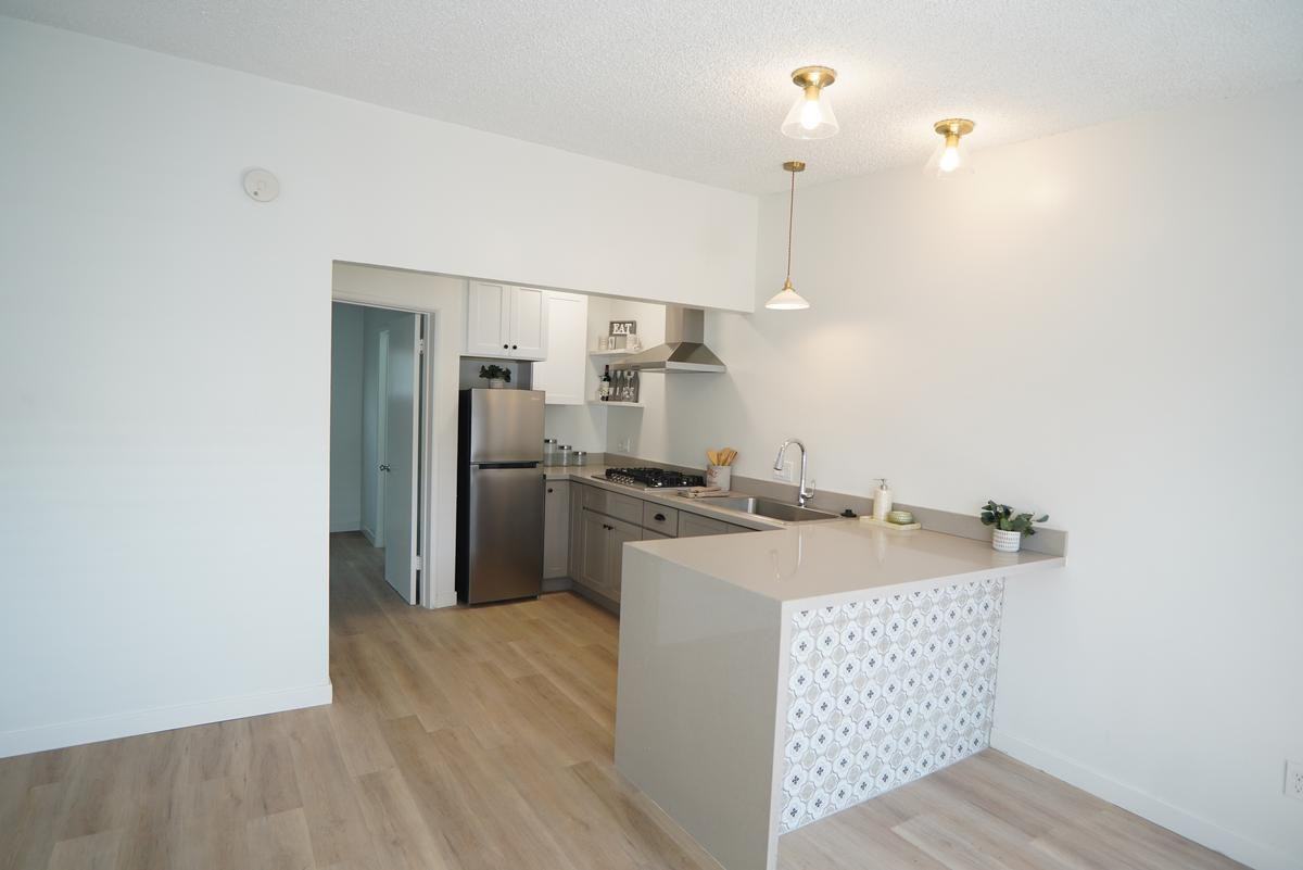 4422 W 172nd St - Photo 7 of 15