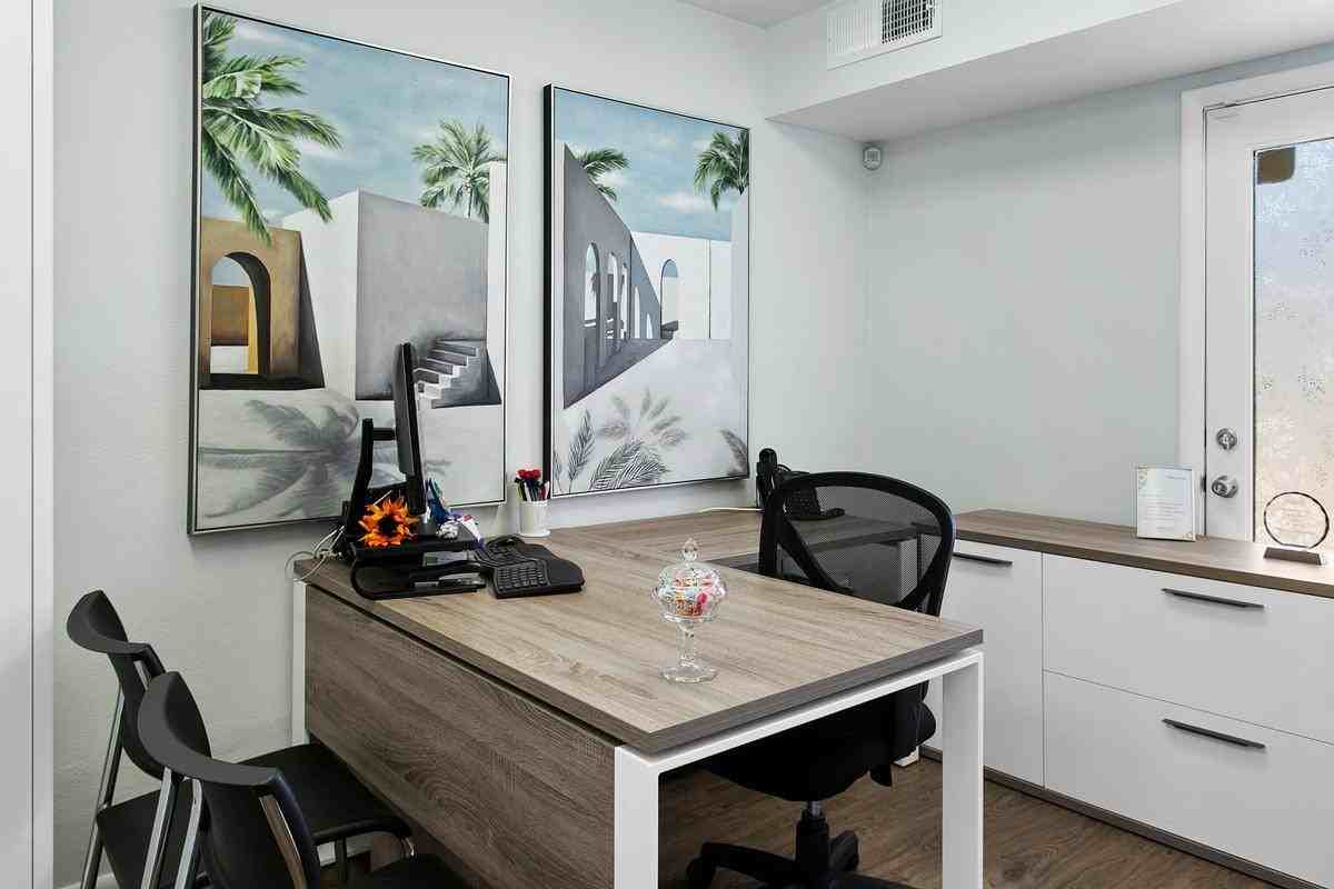 3816 N 83rd Ave - Photo 7 of 36