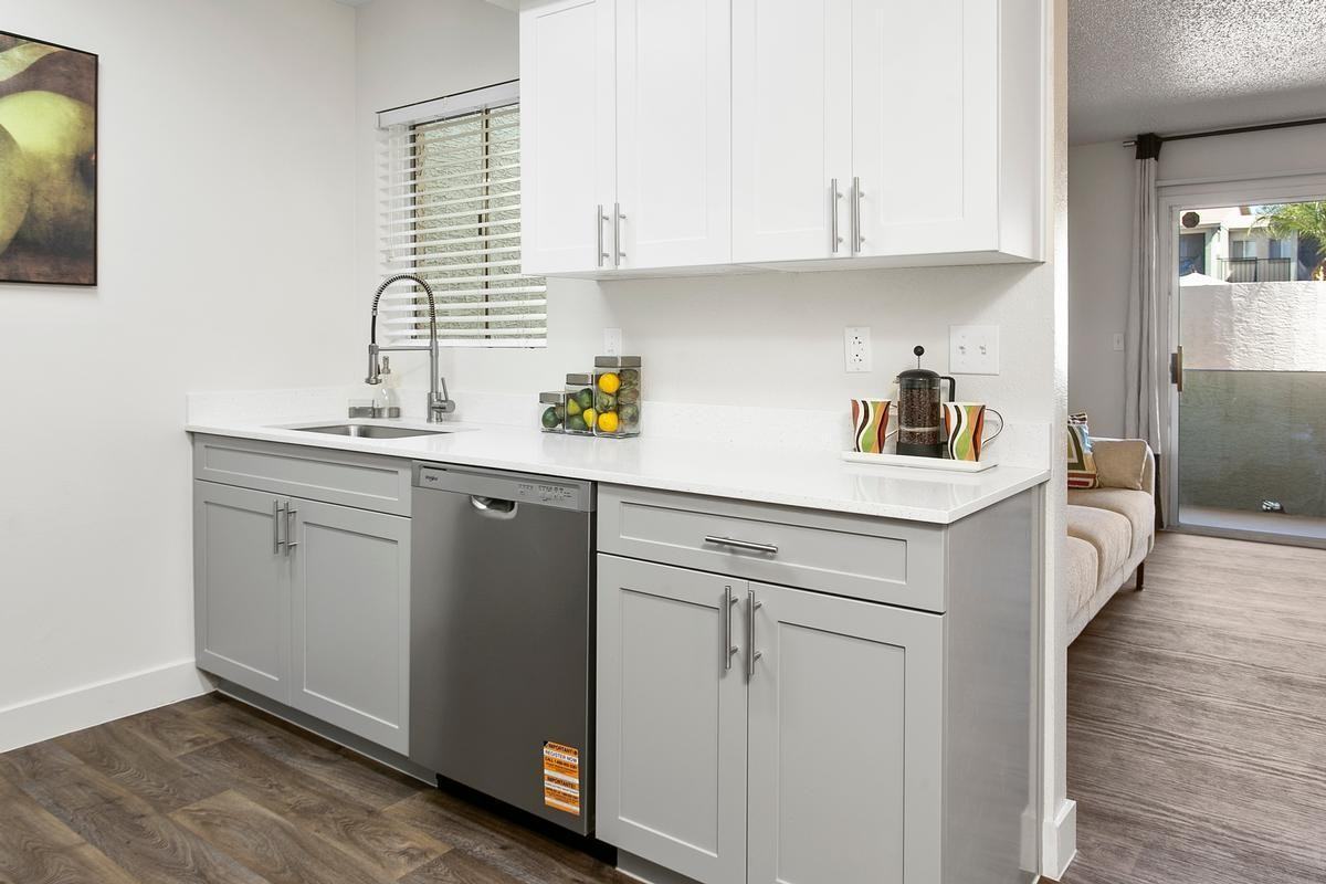 3816 N 83rd Ave - Photo 4 of 36