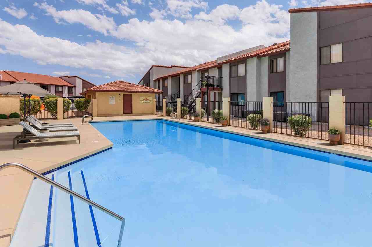 Lynnwood Apartments - Photo 3 of 50