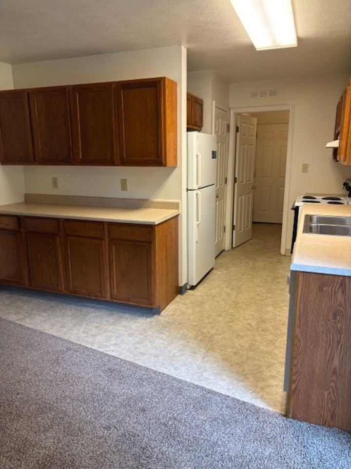 1304 N Kinser Pike - Photo 4 of 11