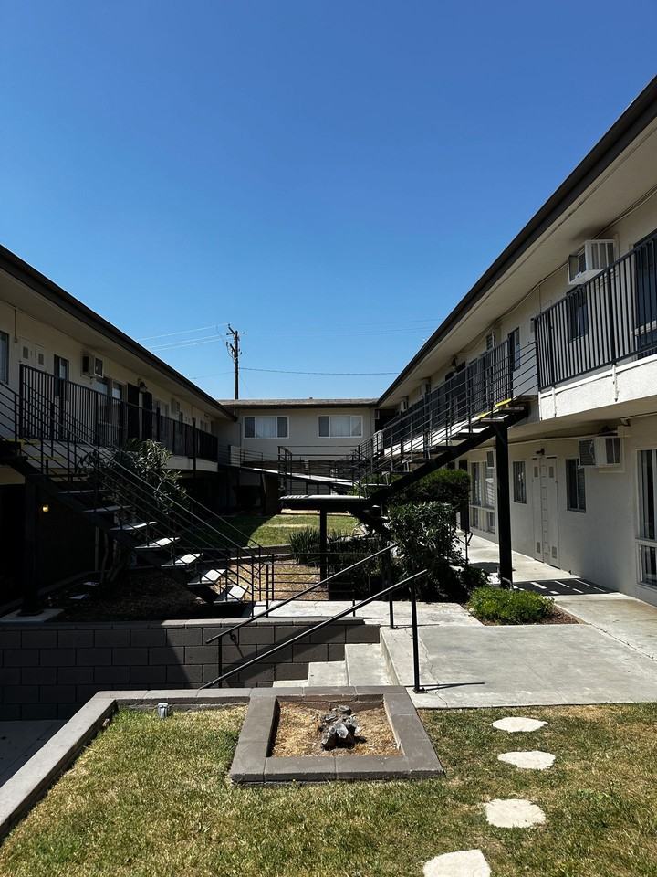 34976 Ave A, Yucaipa, CA 92399 - Photo 2 of 7