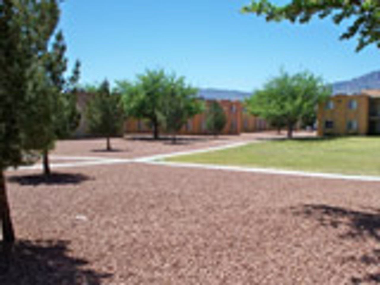 Greenbriar Manor Apartments - Photo 4 of 10