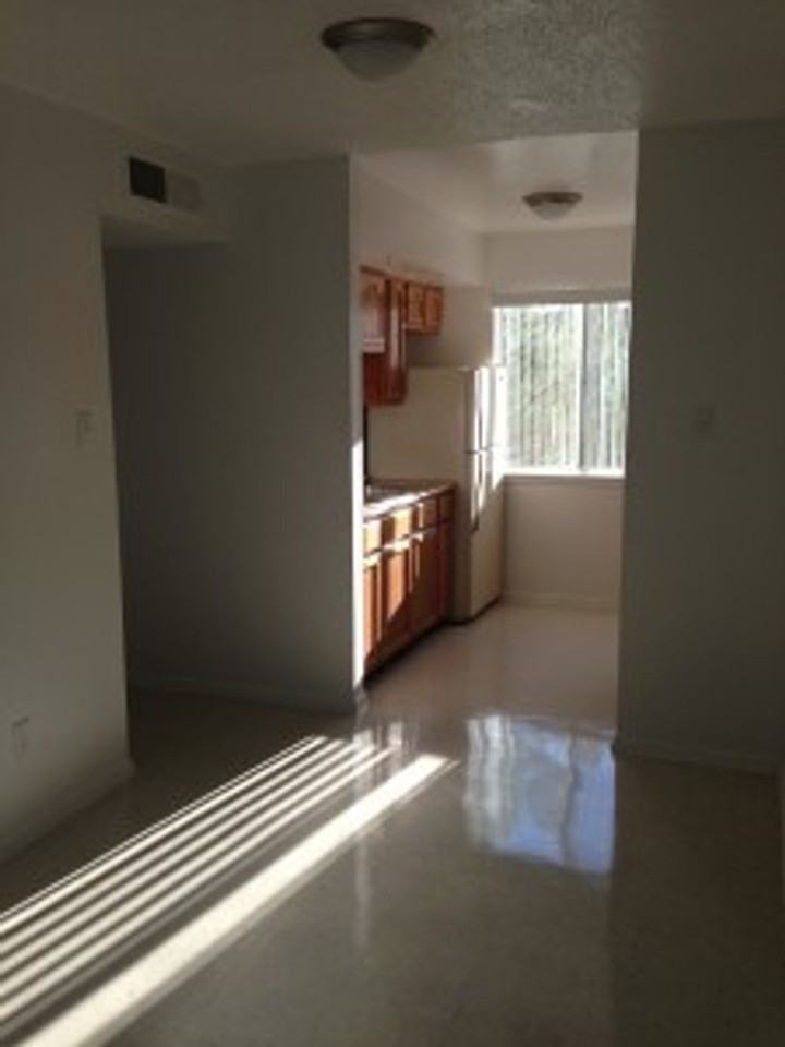 Greenbriar Manor Apartments - Photo 7 of 10