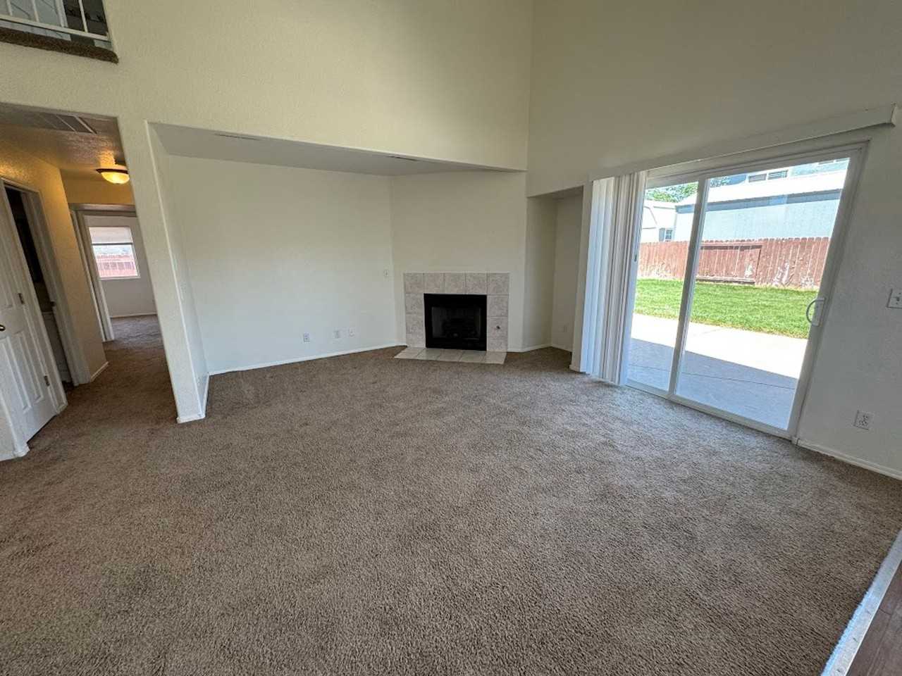 32 N 4125 W - Photo 2 of 18