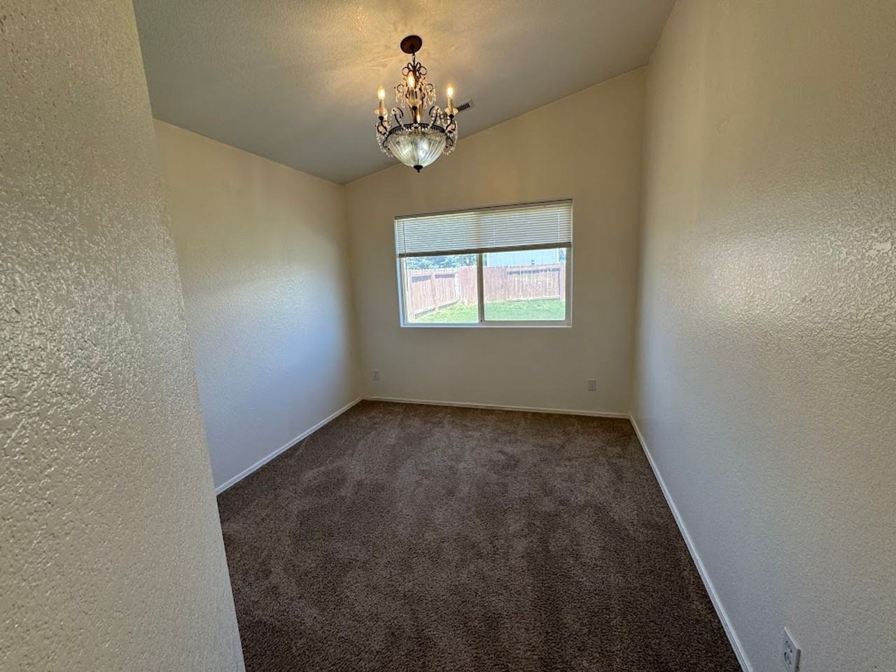 32 N 4125 W - Photo 7 of 18