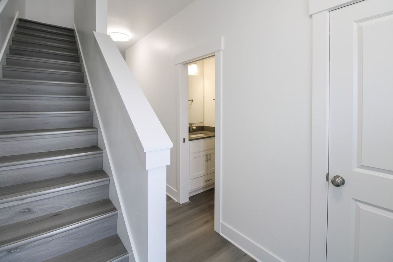 9THSTTOWNHOMES - Photo 2 of 28