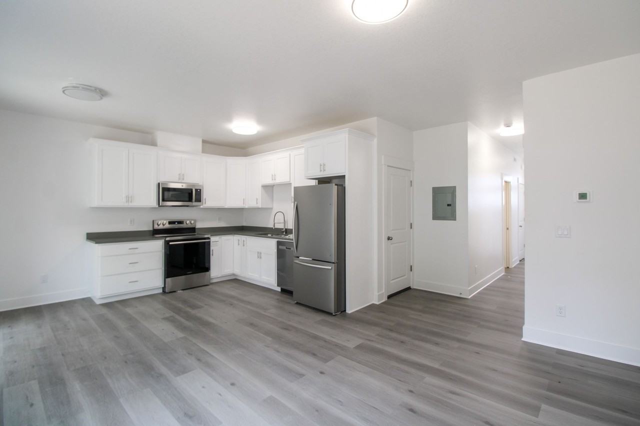 9THSTTOWNHOMES - Photo 5 of 28