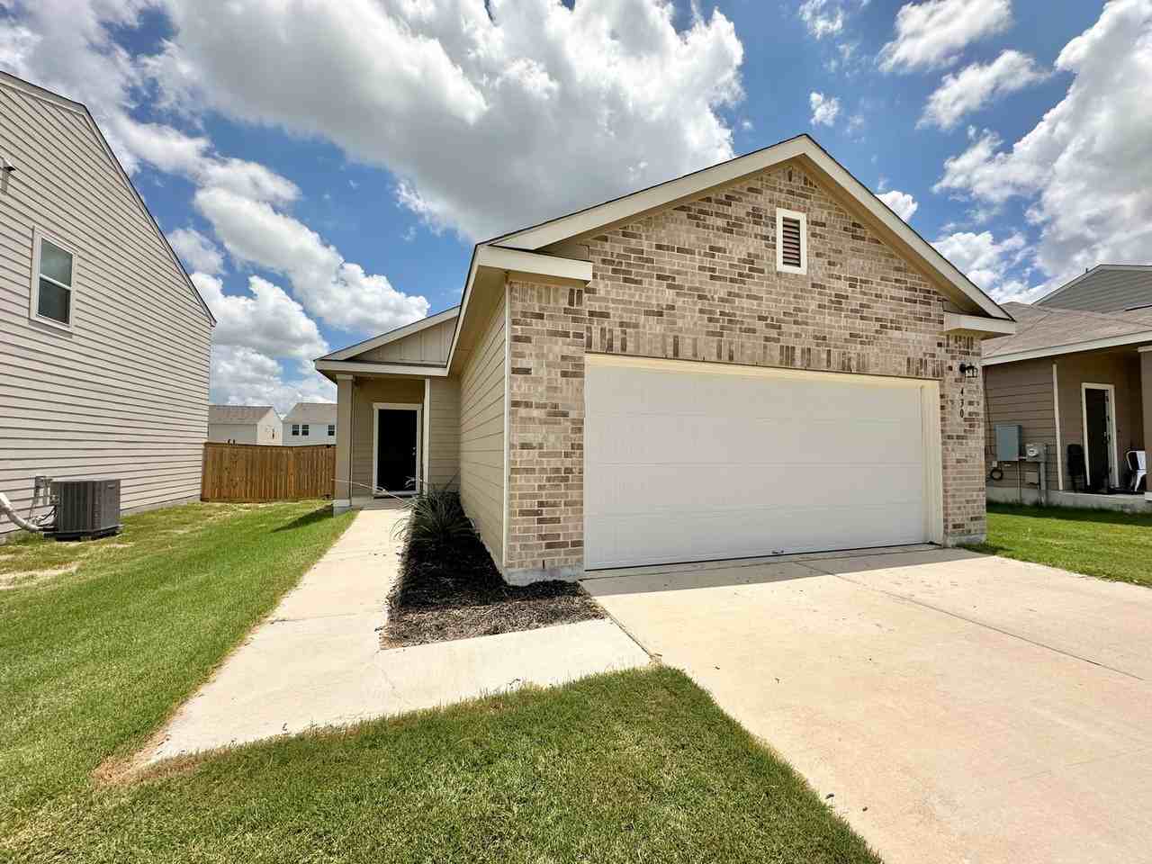 430 Line Of Fire Way - Photo 2 of 37