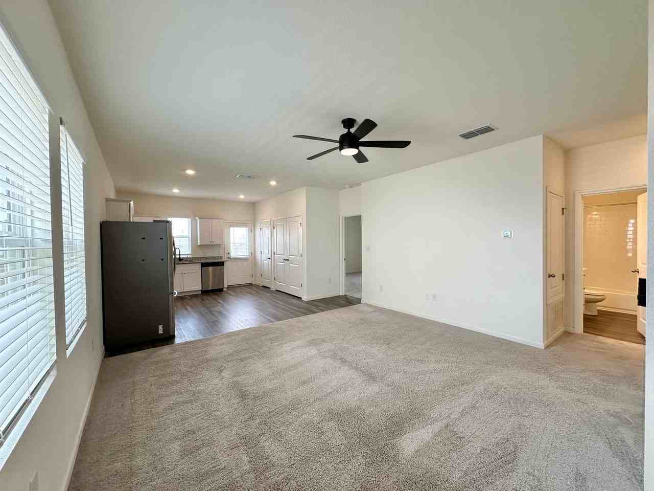 430 Line Of Fire Way - Photo 4 of 37