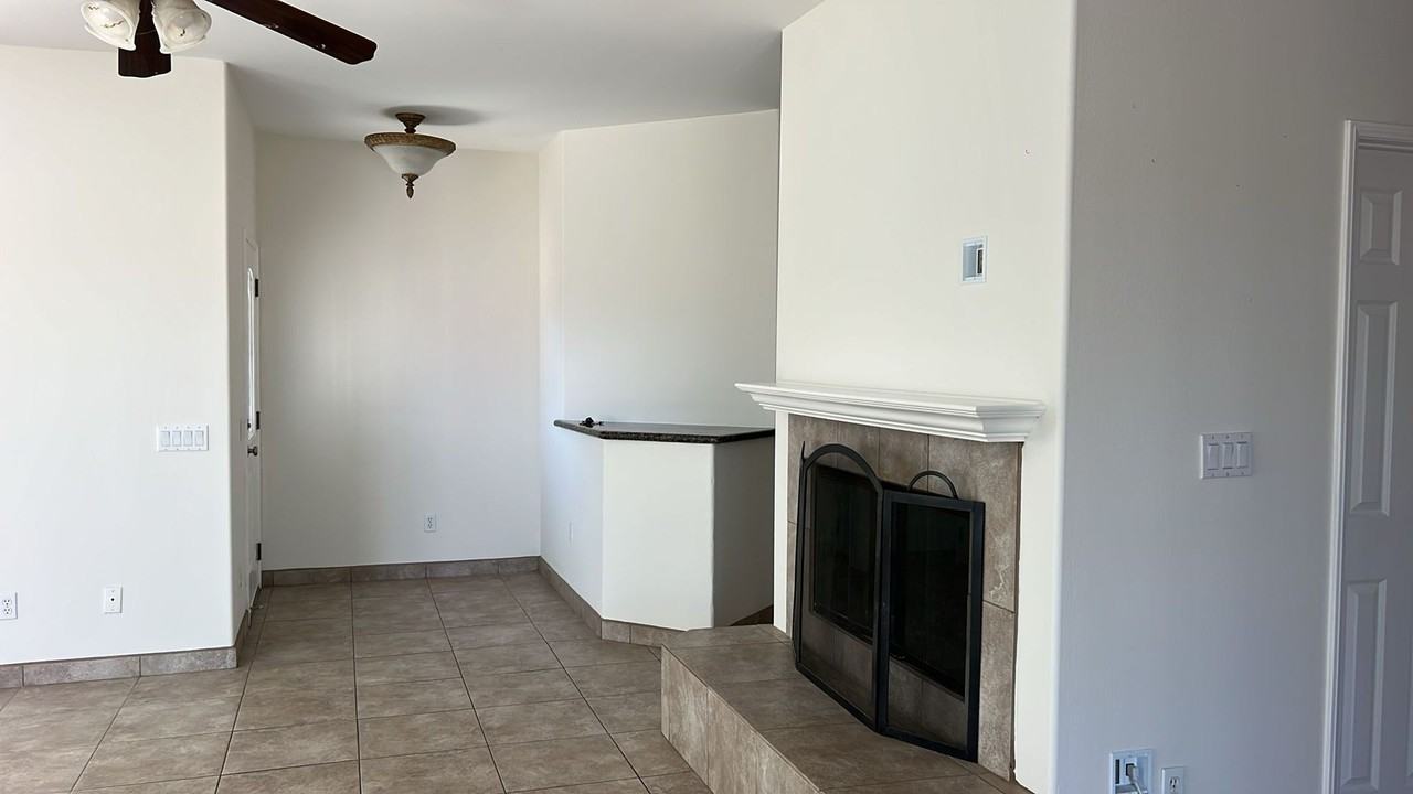 27665 Durant St - Photo 3 of 14