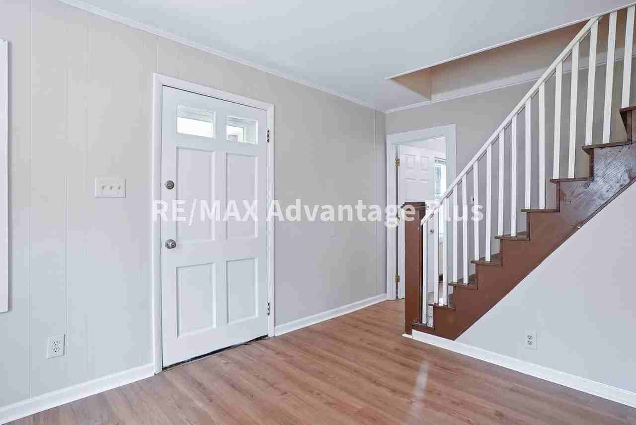 629 Inverness Rd - Photo 3 of 33