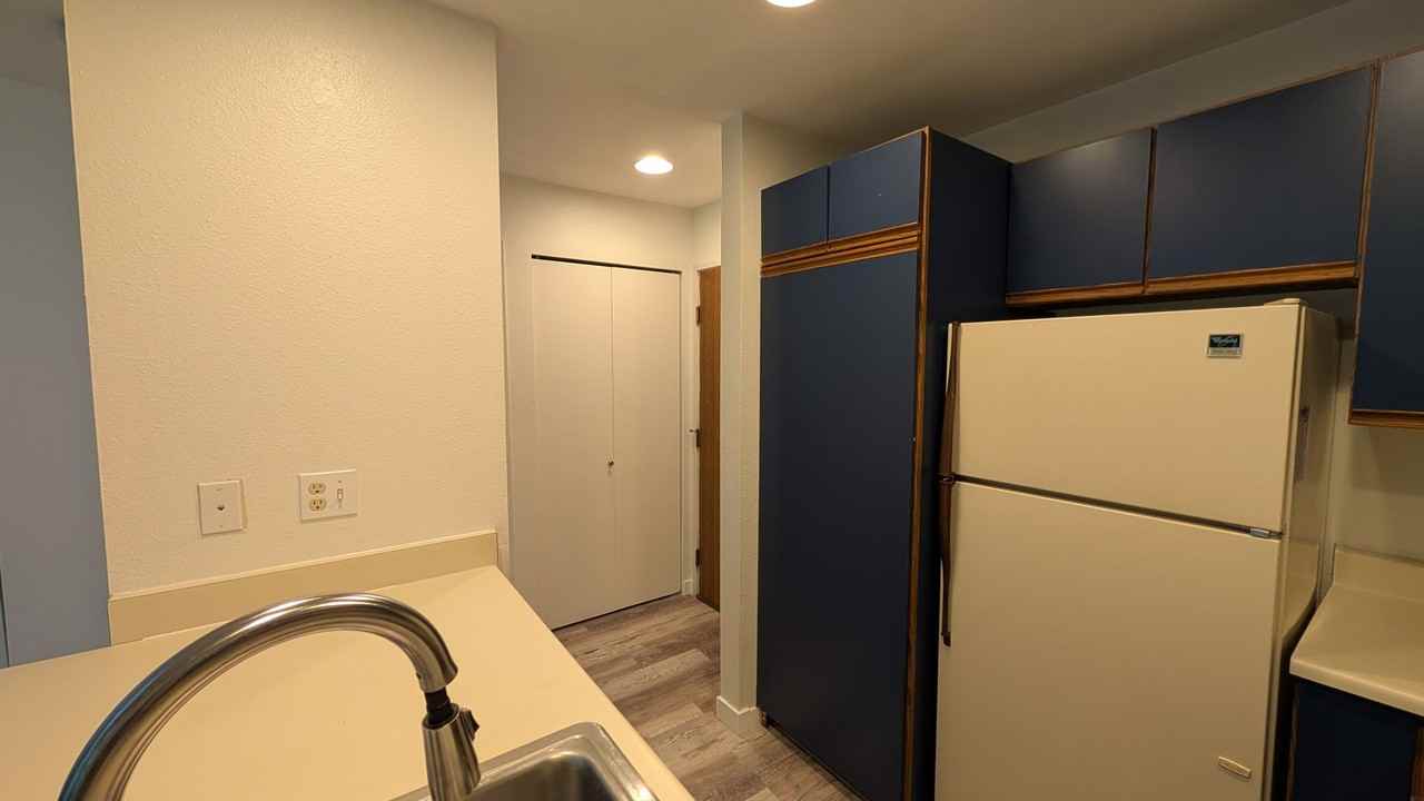 211 Summit Ave E #S212 - Photo 4 of 8