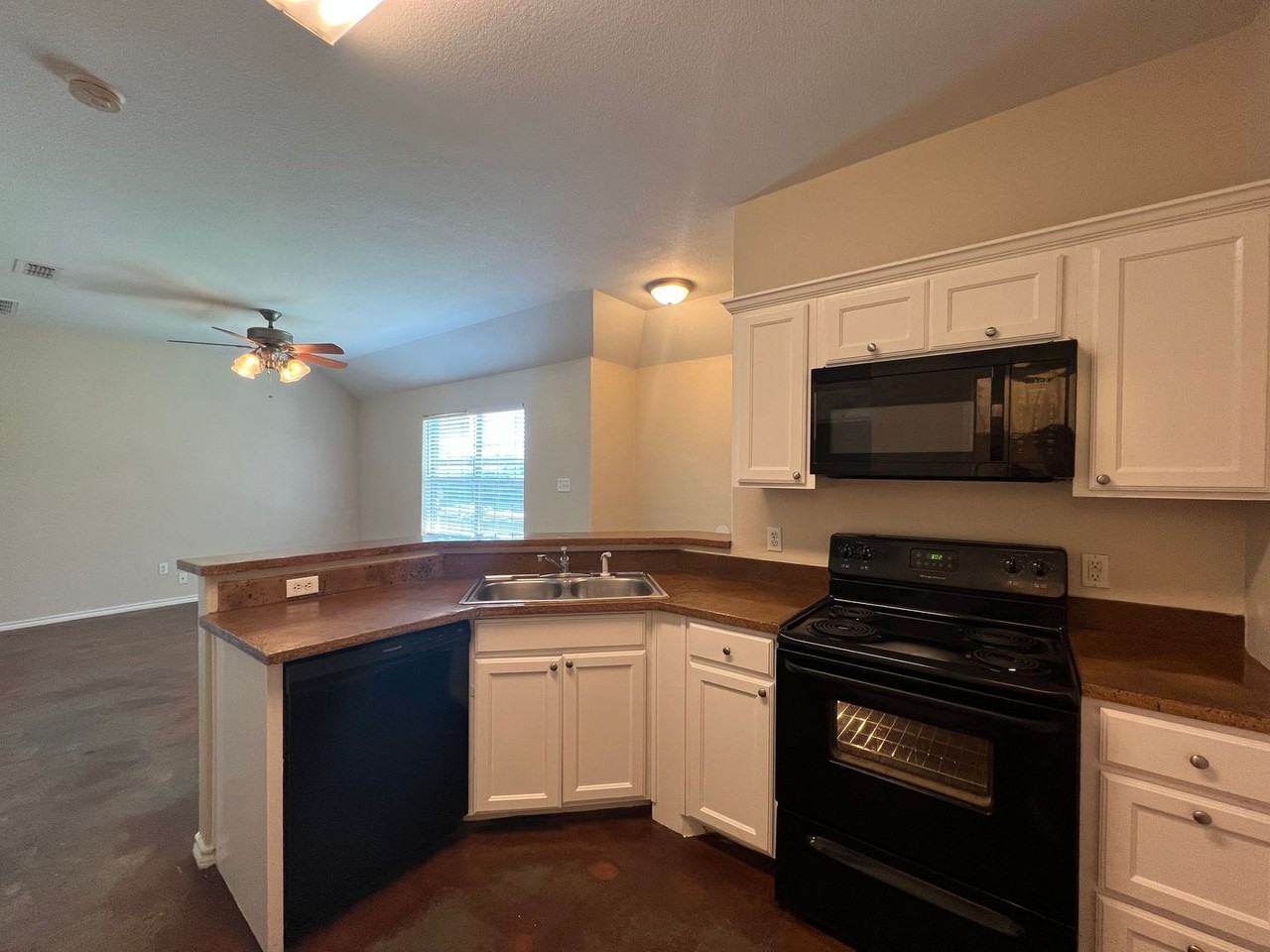 104 Sunburst Ct - Photo 3 of 11