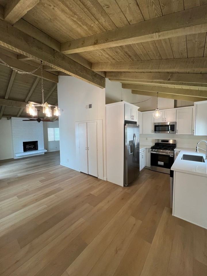1505 E Balboa Blvd - Photo 2 of 26