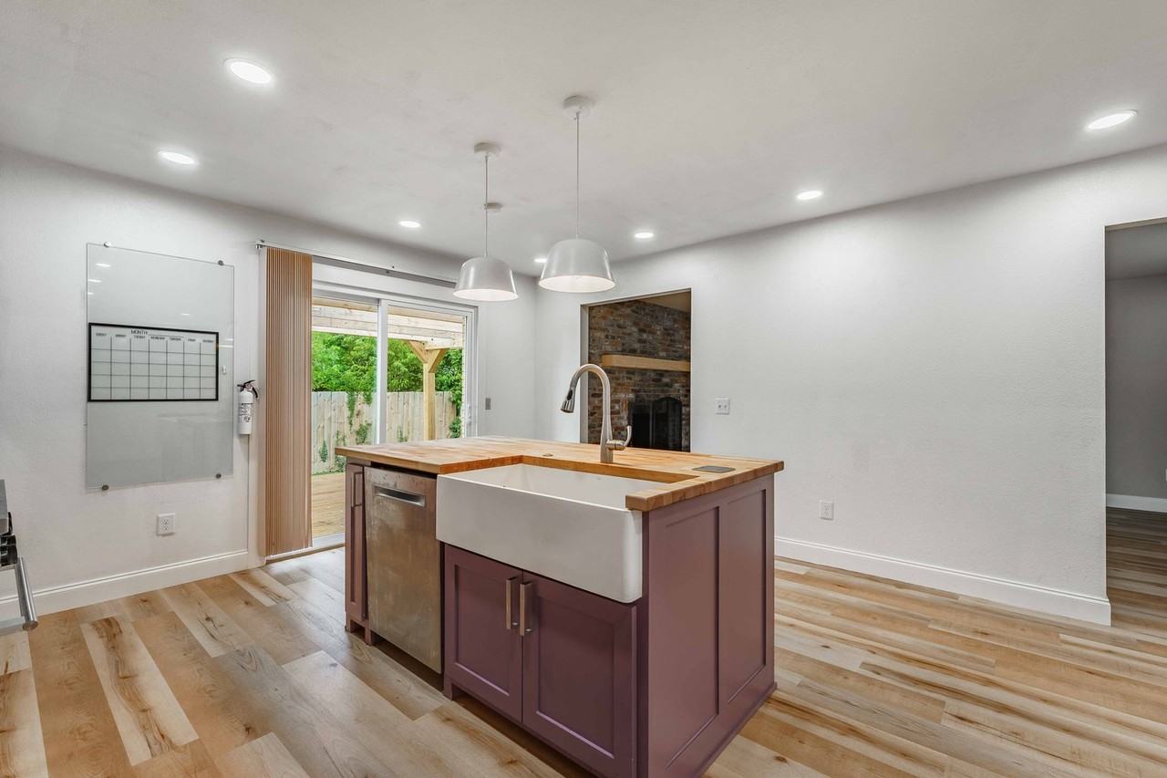 916 S 16th St - Photo 6 of 22