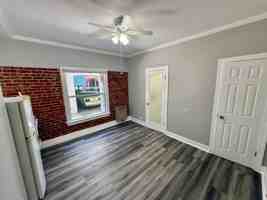 featured image of 1626 N Harvard Blvd