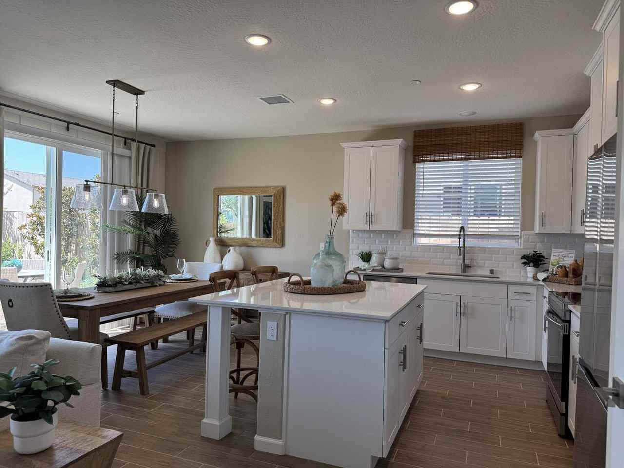 1154 Significant Way W - Photo 3 of 6