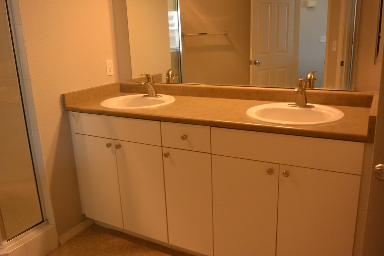 1830 Se Cutter Ln - Photo 2 of 16