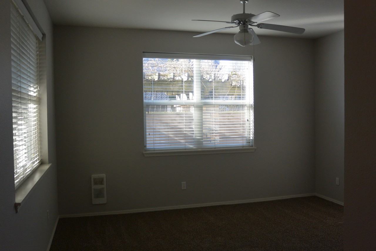 1830 Se Cutter Ln - Photo 7 of 16