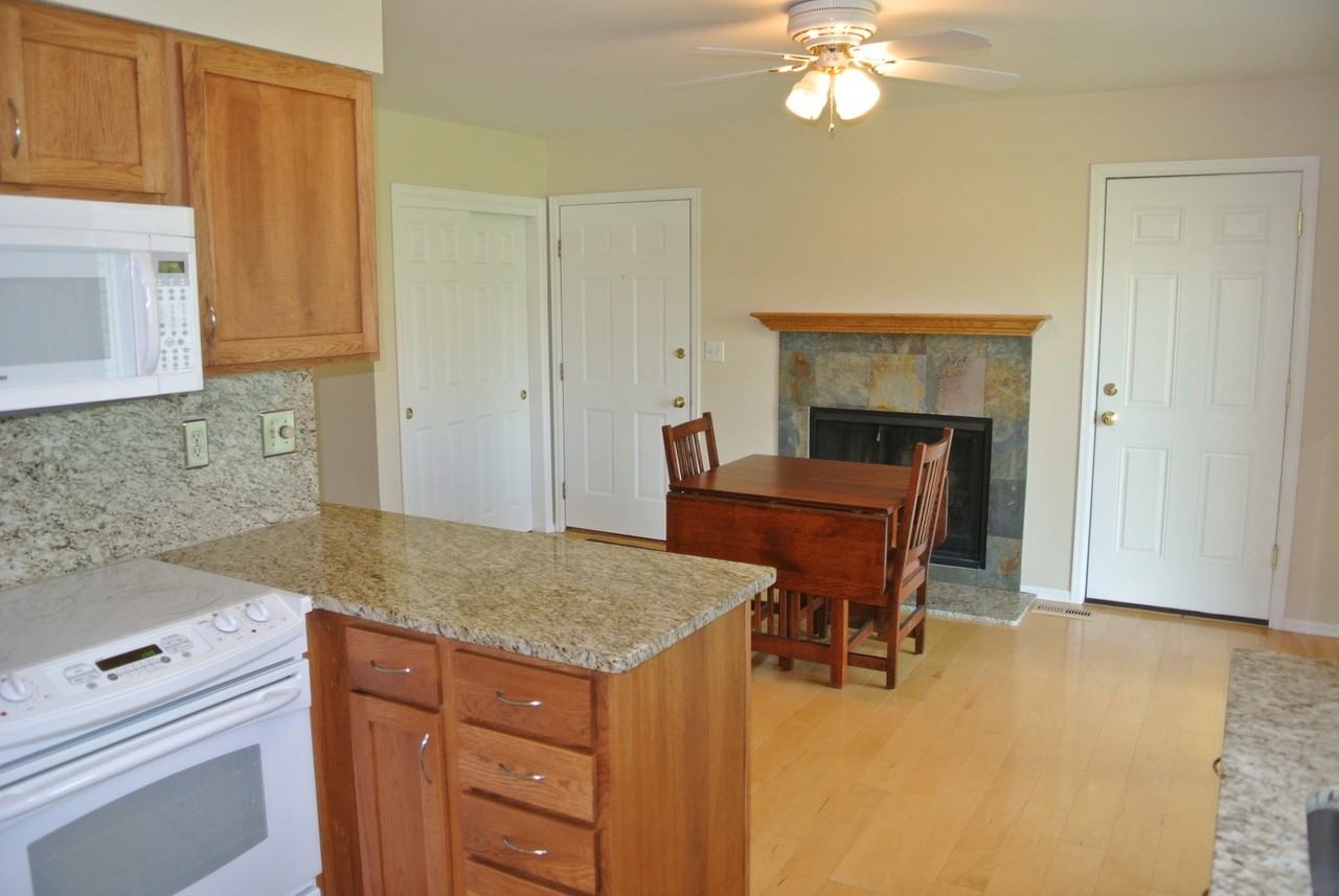 1080 Fairway Ct #3 - Photo 6 of 36