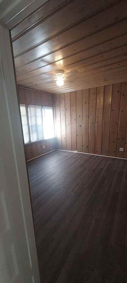 2033 Gaither St - Photo 3 of 26