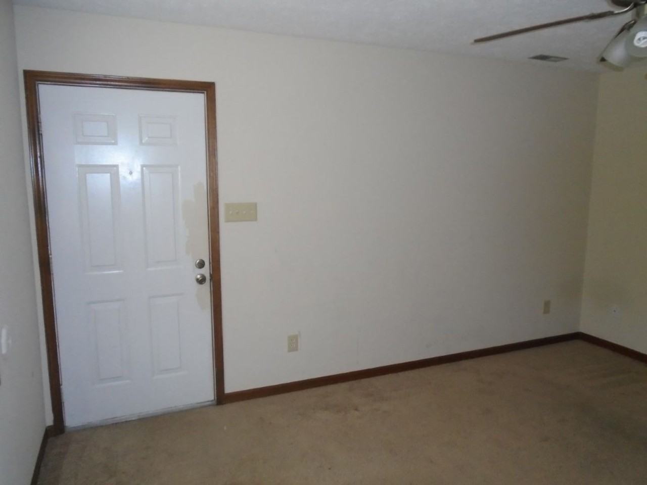 5906 Notblake St - Photo 3 of 12