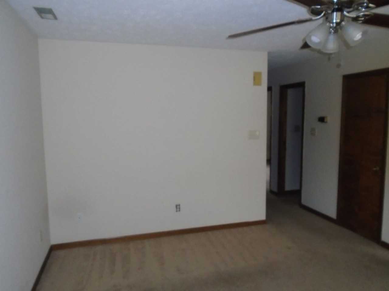 5906 Notblake St - Photo 4 of 12