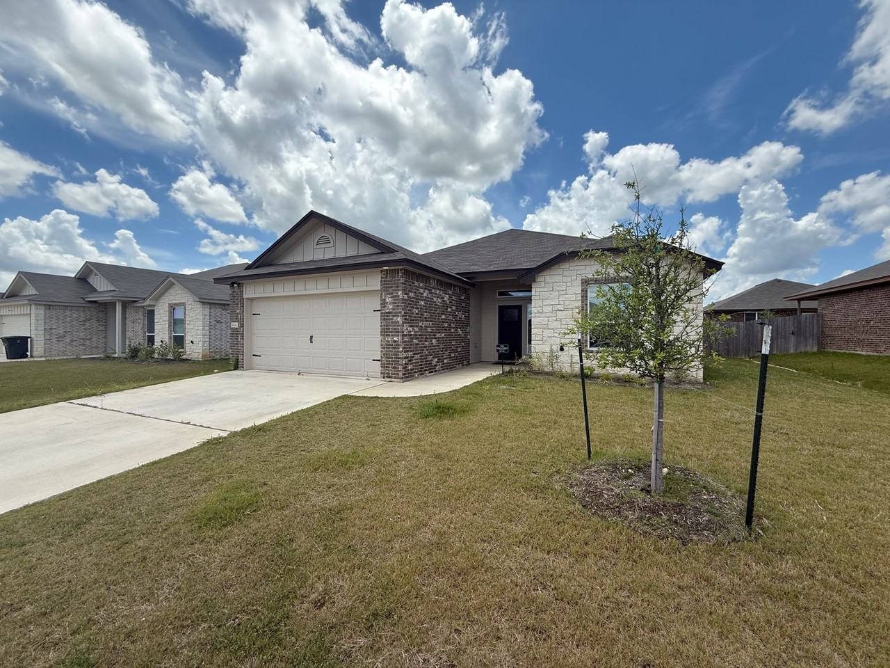 3104 Hedwig St - Photo 2 of 23