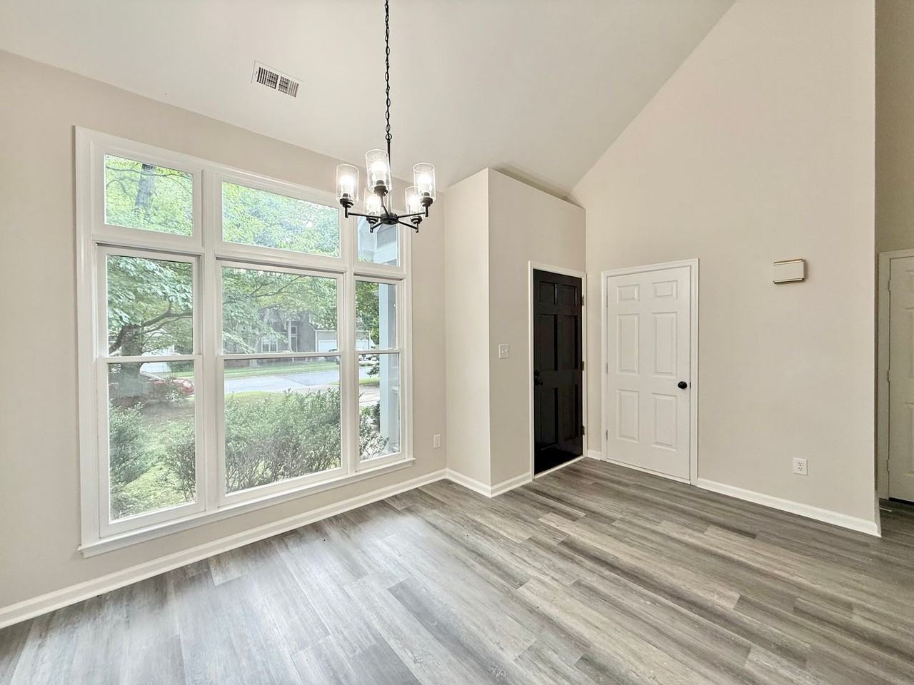 707 Clay Hill Dr - Photo 2 of 27