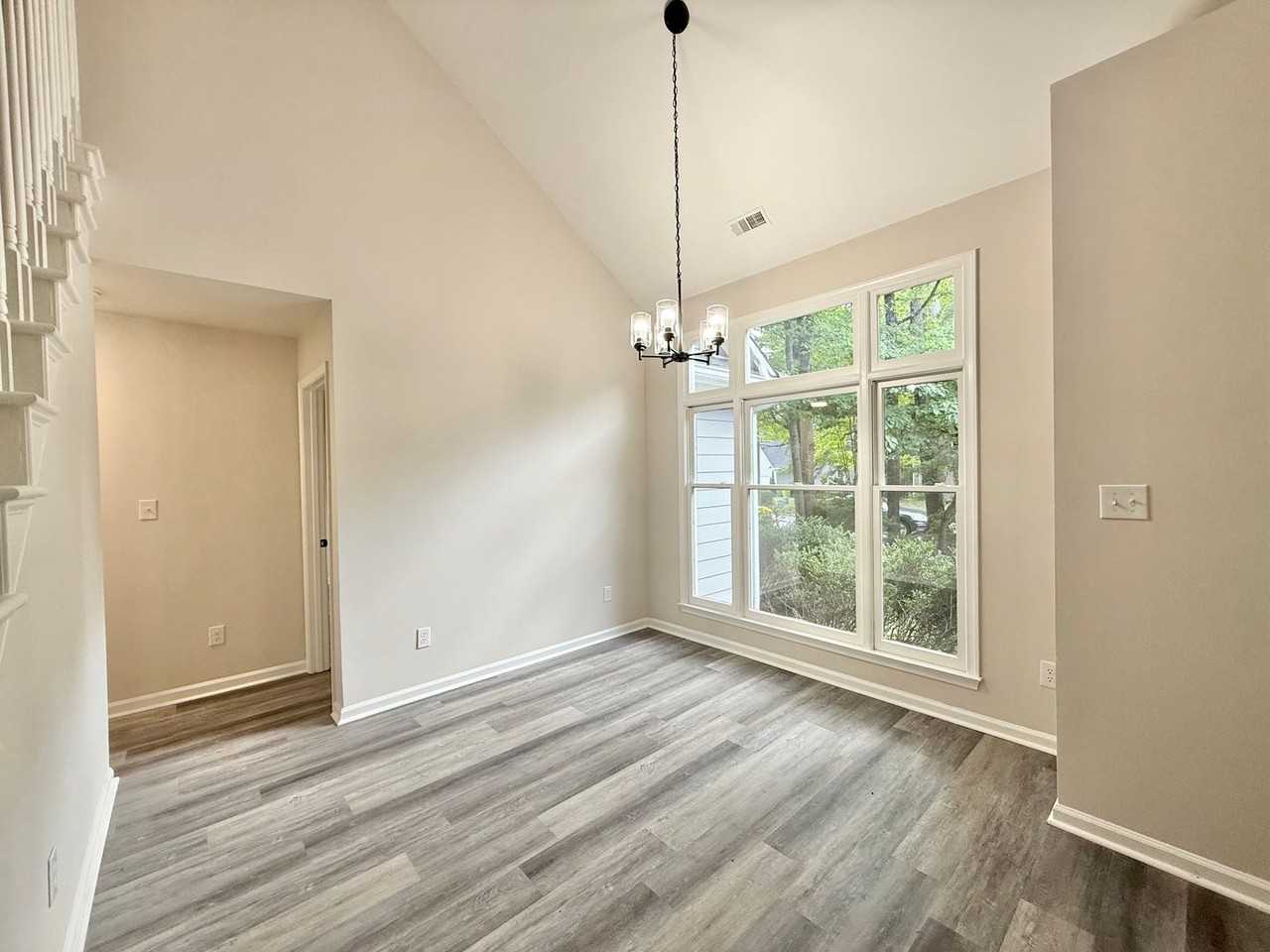 707 Clay Hill Dr - Photo 3 of 27