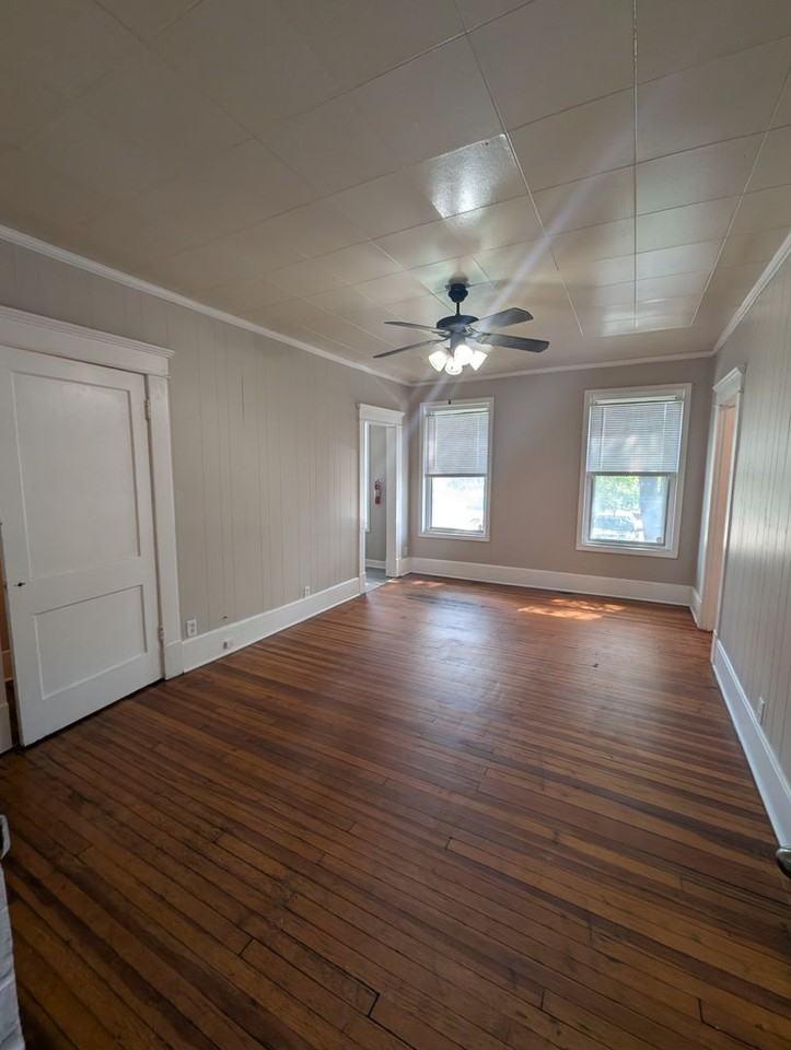 Karlton Apartments - Photo 2 of 12