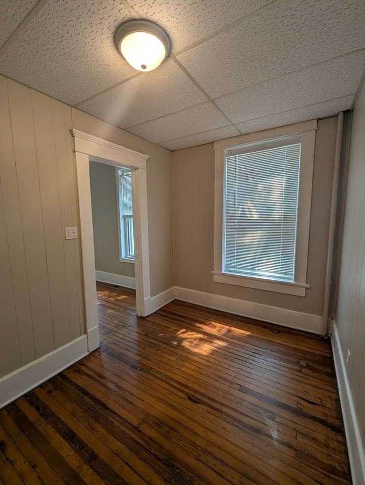 Karlton Apartments - Photo 3 of 12