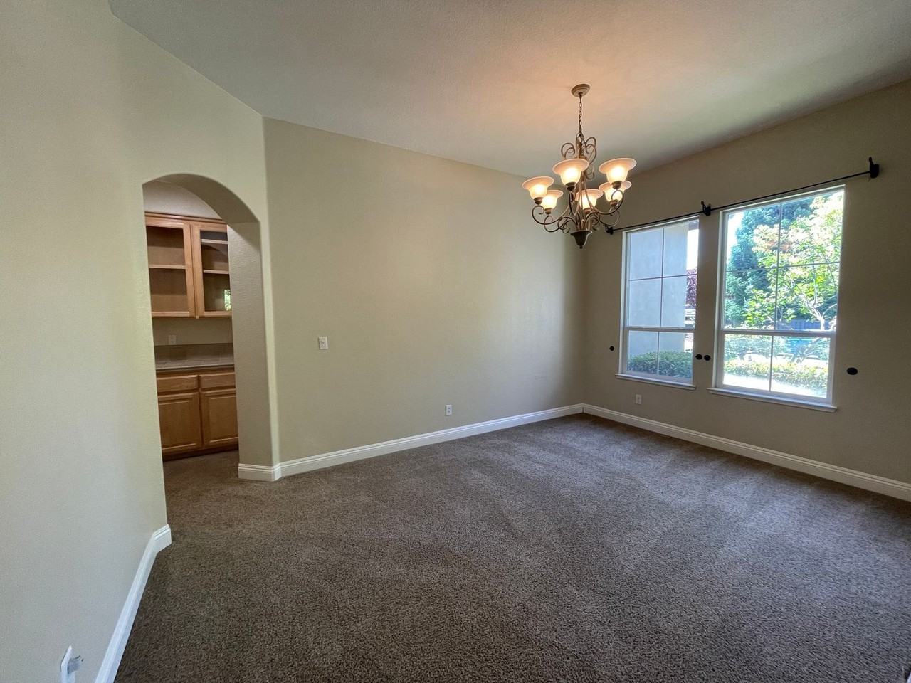 1124 Widgeon Ct - Photo 3 of 27