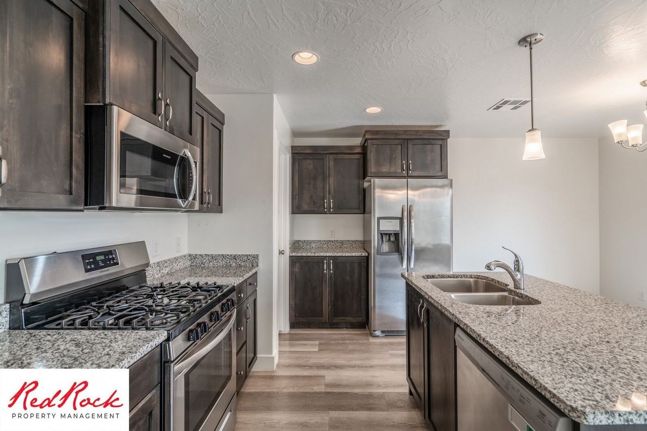 3806 E Nova Ct - Photo 6 of 42