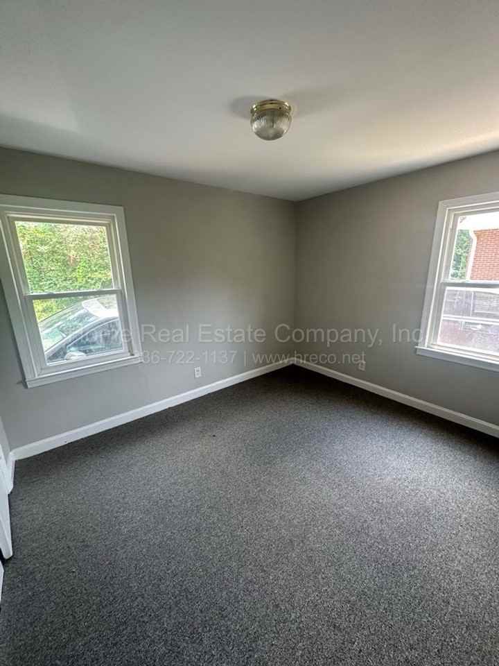 1443 Clark Ave #A - Photo 5 of 6
