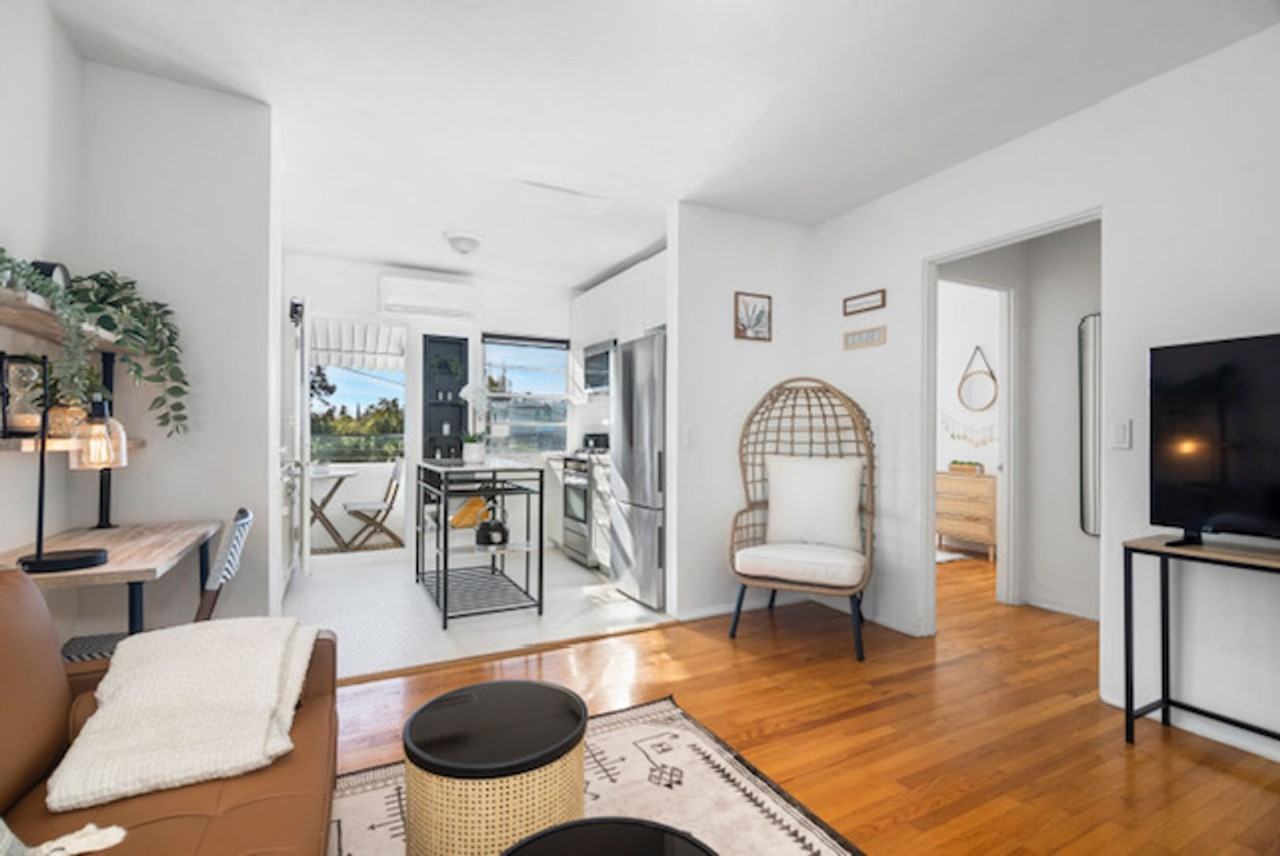 4032 Randolph St - Photo 2 of 17