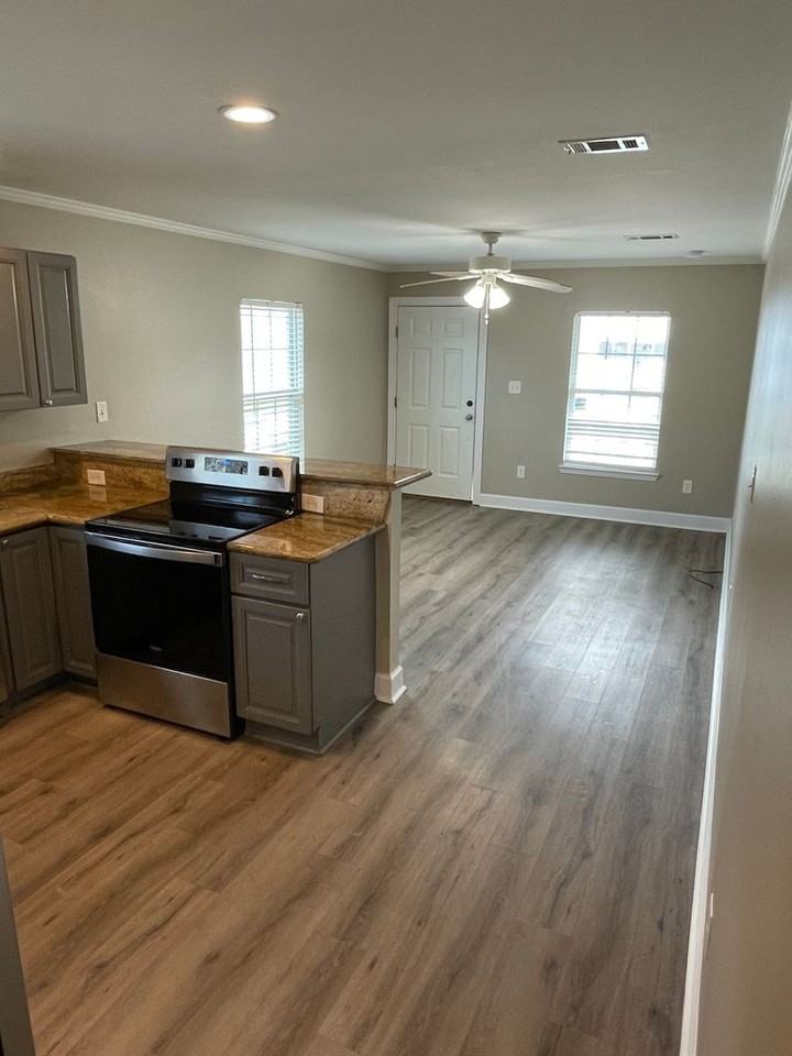 4650 Laine Ave - Photo 3 of 12