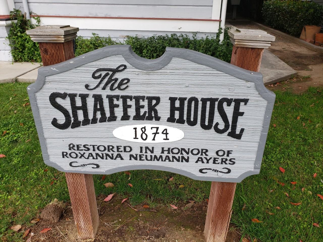 221 N Orange St - Photo 2 of 4