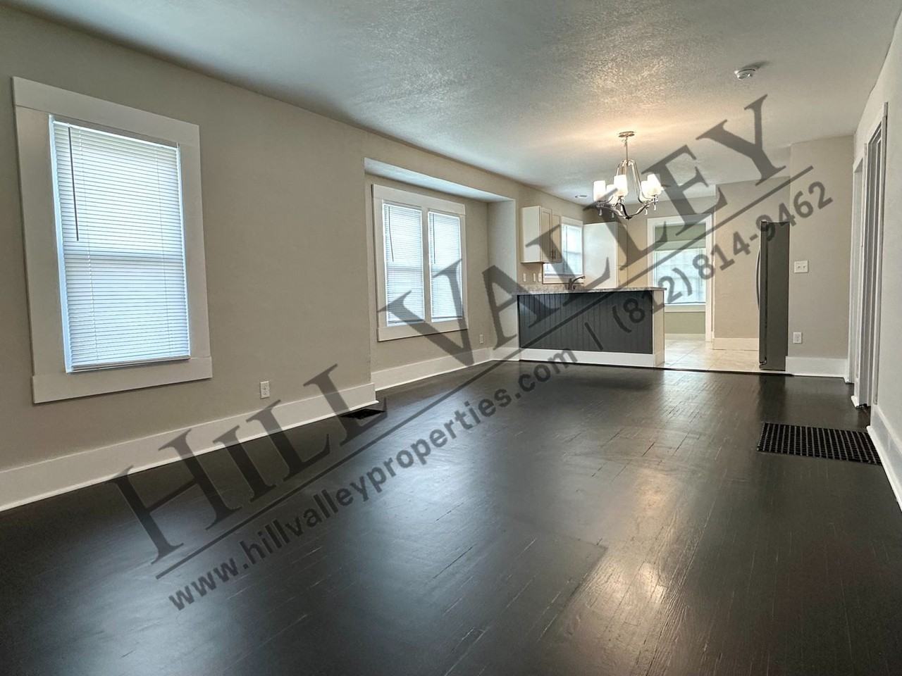 2511 S 6th St - Photo 3 of 12