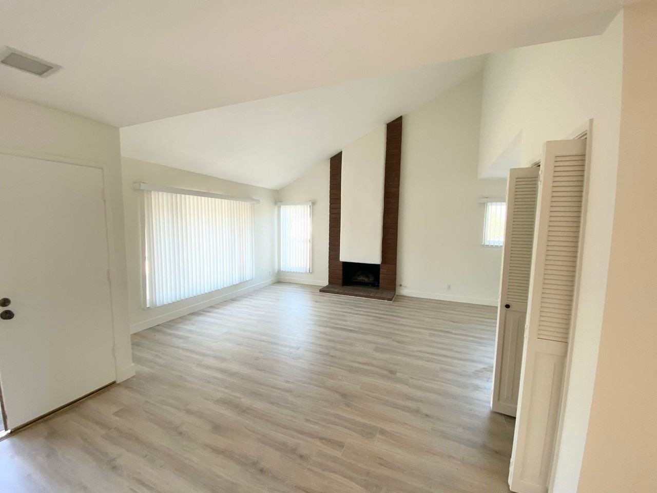 6009 E La Paz Cir - Photo 3 of 20