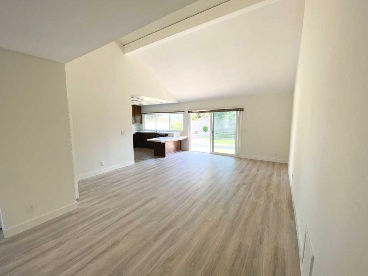 6009 E La Paz Cir - Photo 5 of 20