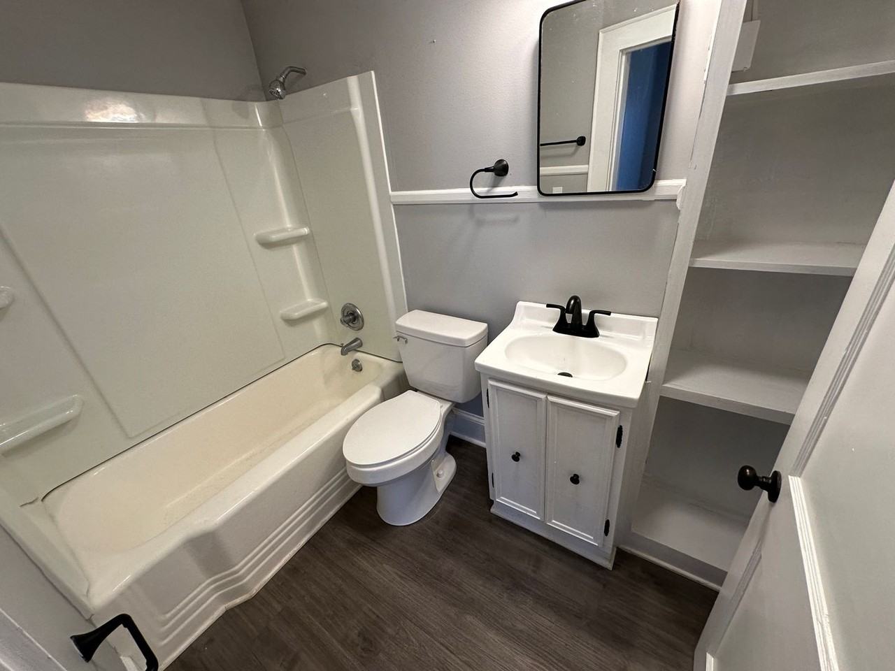 426 426 S. Beaumont Ave-A #A - Photo 5 of 10