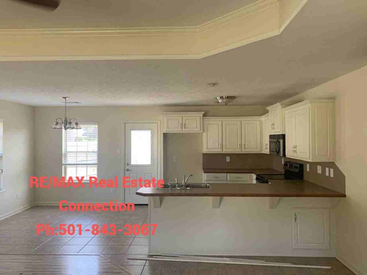 201 Plum Dr - Photo 3 of 12